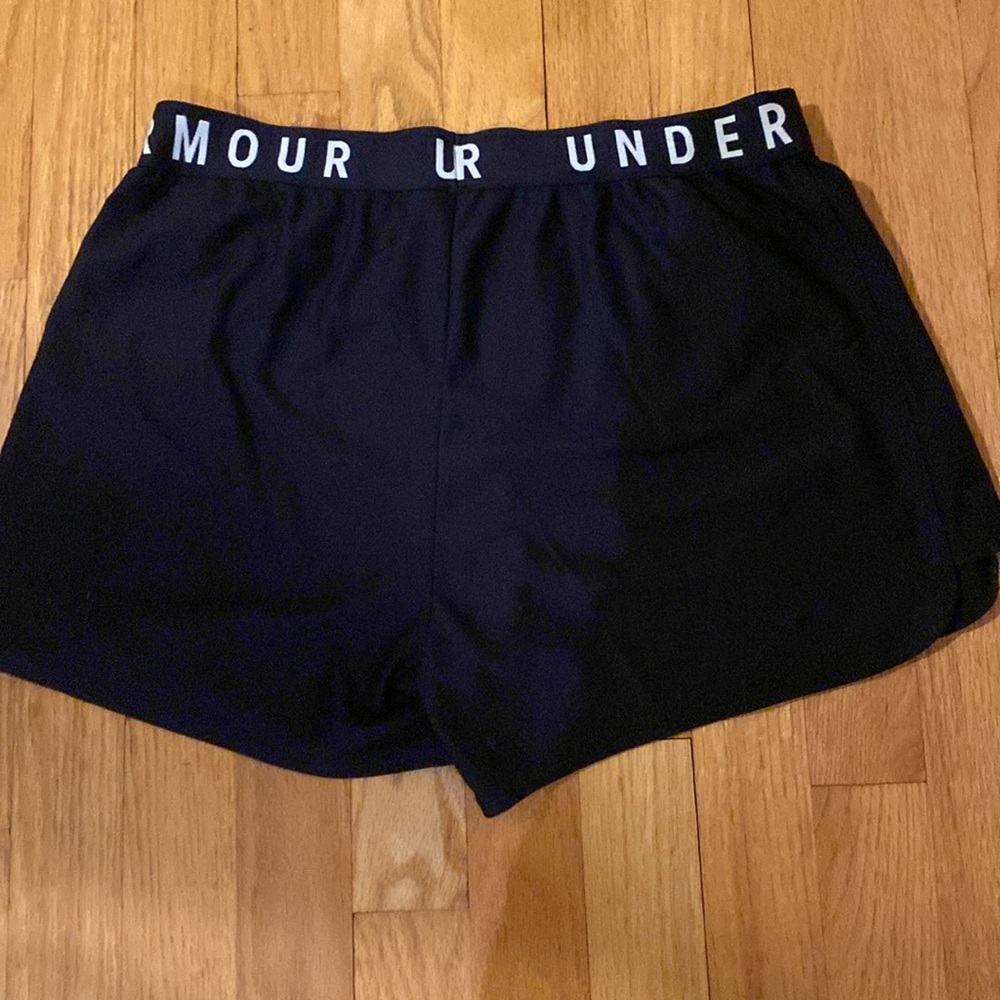Under Armour elastic waist shorts. Black medium. Good condition. - Picture 2 of 3